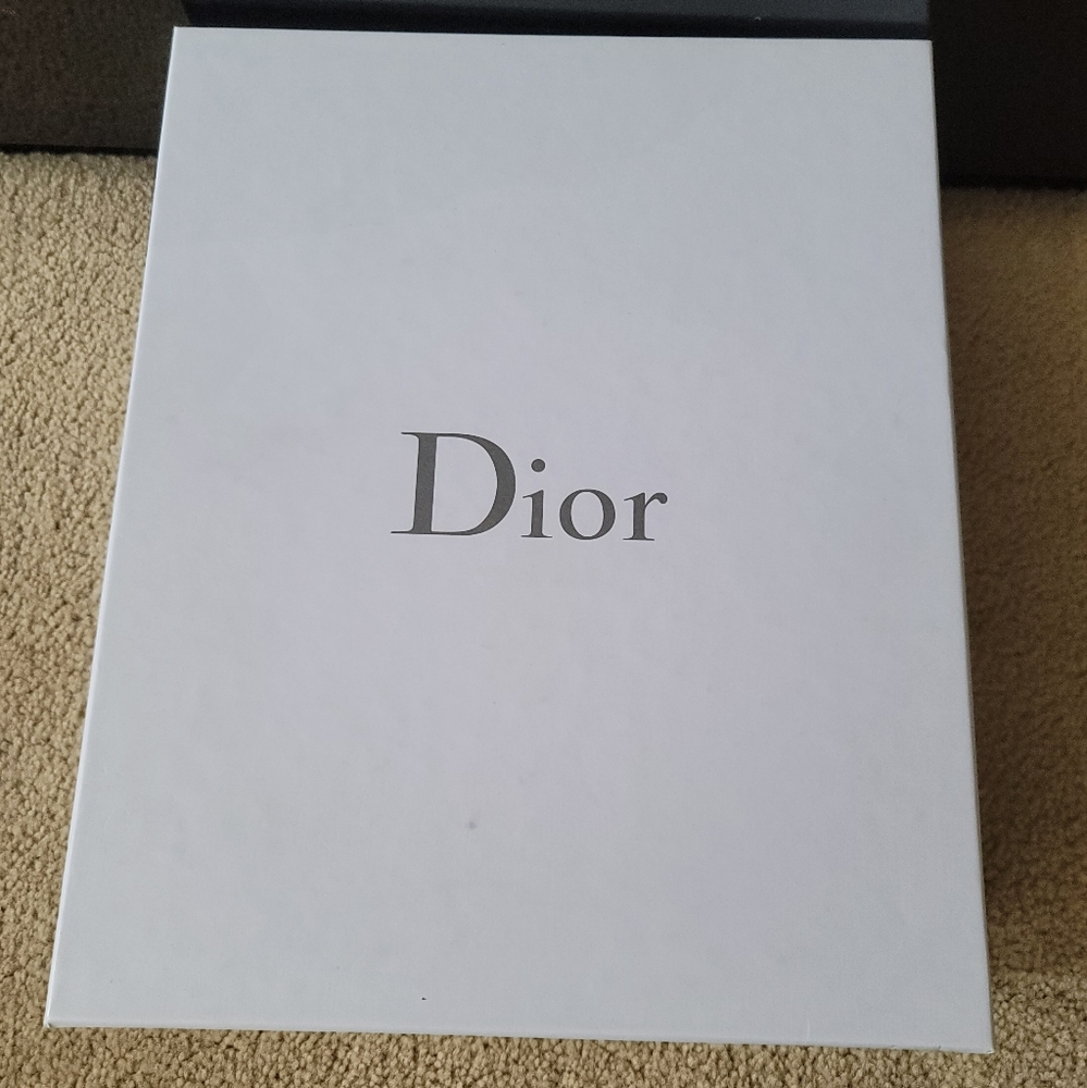 Dior box
